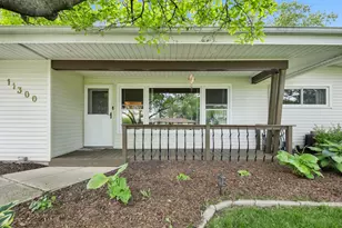 11300 Parkview Ln, Hales Corners, WI 53130 - Photo 4