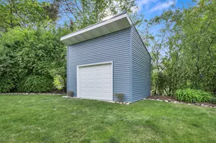 11300 Parkview Ln, Hales Corners, WI 53130 - Photo 36