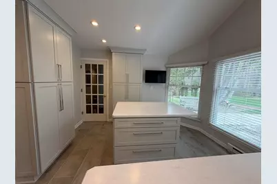 9385 N Lake Dr, Bayside, WI 53217 - Photo 6