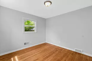7029 W Hampton Ave, Milwaukee, WI 53218 - Photo 46
