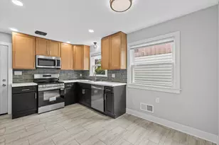 7029 W Hampton Ave, Milwaukee, WI 53218 - Photo 10