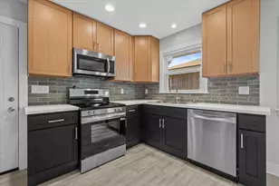 7029 W Hampton Ave, Milwaukee, WI 53218 - Photo 22