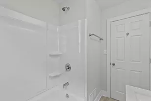 7029 W Hampton Ave, Milwaukee, WI 53218 - Photo 16
