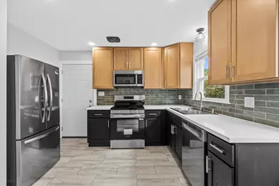 7029 W Hampton Ave, Milwaukee, WI 53218 - Photo 8