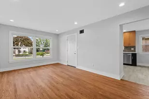 7029 W Hampton Ave, Milwaukee, WI 53218 - Photo 20
