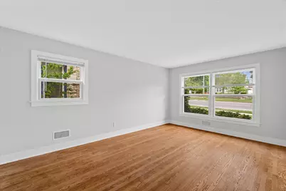 7029 W Hampton Ave, Milwaukee, WI 53218 - Photo 4
