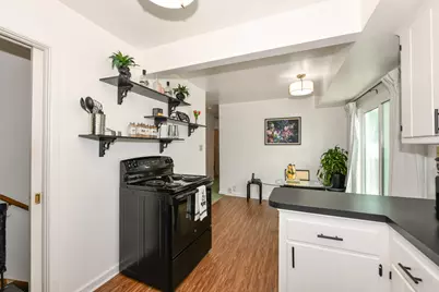 8100 W Lynmar Ter, Milwaukee, WI 53222 - Photo 14
