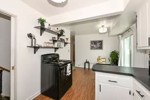 8100 W Lynmar Terrace, Milwaukee, WI 53222 - Photo 14