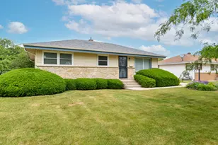 8100 W Lynmar Terrace, Milwaukee, WI 53222 - Photo 2