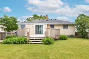 8100 W Lynmar Terrace, Milwaukee, WI 53222 - Photo 28