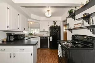 8100 W Lynmar Terrace, Milwaukee, WI 53222 - Photo 10