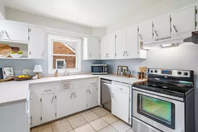 2815 N 88th St #2817, Milwaukee, WI 53222 - Photo 12