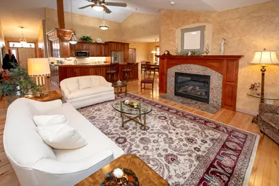 N63W23898  Terrace Dr #17, Sussex, WI 53089 - Photo 10