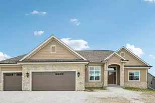 N56W20728 Carnoustie Way, Menomonee Falls, WI 53051 - Photo 2