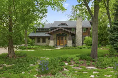 7541 S Cambridge Dr, Franklin, WI 53132 - Photo 2