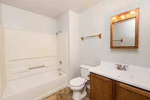 605 Bakertown Dr, Sullivan, WI 53178 - Photo 10