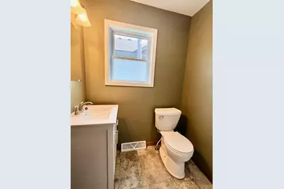213  Cedar St, Houston, MN 55943 - Photo 10