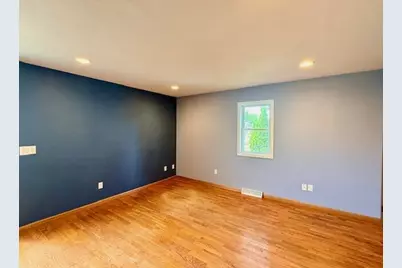 213  Cedar St, Houston, MN 55943 - Photo 2