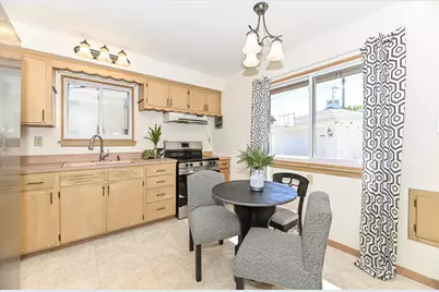 W158N8971  Charles Dr #8973, Menomonee Falls, WI 53051 - Photo 10