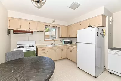 W158N8971  Charles Dr #8973, Menomonee Falls, WI 53051 - Photo 32