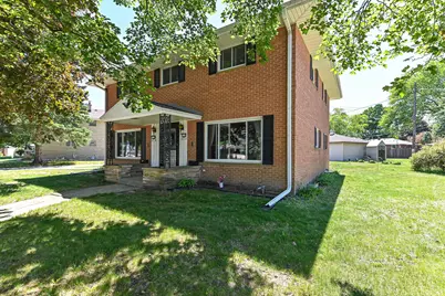 W158N8971  Charles Dr #8973, Menomonee Falls, WI 53051 - Photo 2