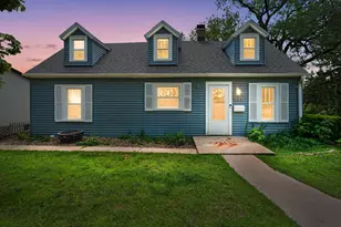 549 Briody St, Burlington, WI 53105 - Photo 2