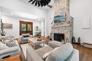 542 Berwyn Dr, Fontana, WI 53125 - Photo 4