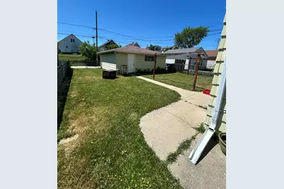 1645 S 65th St, West Allis, WI 53214 - Photo 4