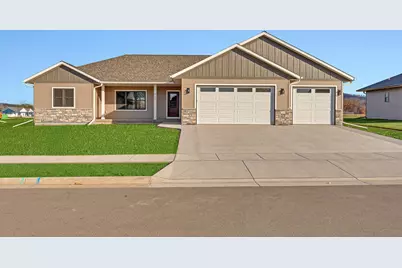 935  Crockett Dr, Holmen, WI 54636 - Photo 1