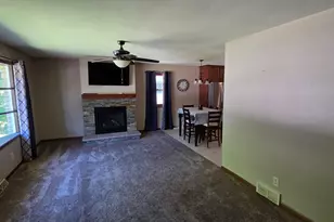 5611 Windward Dr, Racine, WI 53406 - Photo 4