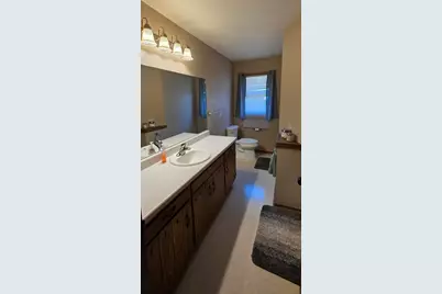 5611  Windward Dr, Racine, WI 53406 - Photo 14