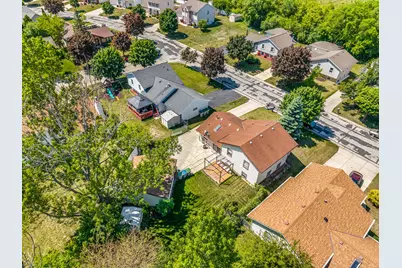 9611 W Darnel Ave, Milwaukee, WI 53224 - Photo 10
