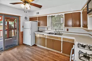 10111 W Cleveland Ave, West Allis, WI 53227 - Photo 32
