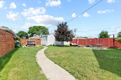 3813 N 81st St, Milwaukee, WI 53222 - Photo 28
