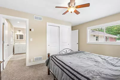 1010  Rolling Green Dr, Brookfield, WI 53186 - Photo 14
