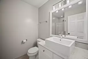 220 E Reservoir Ave, Milwaukee, WI 53212 - Photo 24
