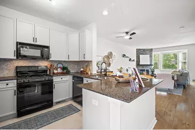 220 E Reservoir Ave, Milwaukee, WI 53212 - Photo 12