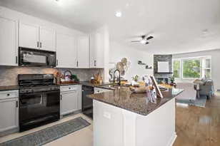 220 E Reservoir Ave, Milwaukee, WI 53212 - Photo 12