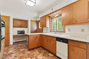 1940 Woodland Dr, Racine, WI 53108 - Photo 10