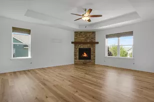 625 Mary Way, Slinger, WI 53086 - Photo 10
