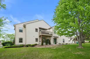 8614 S Stratford Rd, Oak Creek, WI 53154 - Photo 2