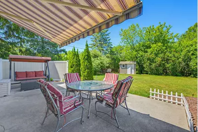 N79W15586  Deerfield Trl, Menomonee Falls, WI 53051 - Photo 2