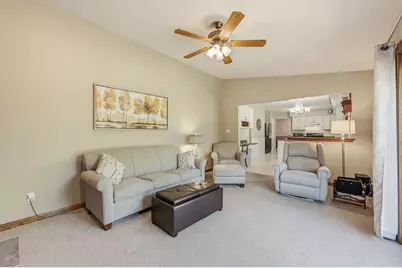 N79W15586  Deerfield Trl, Menomonee Falls, WI 53051 - Photo 6