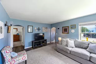 206 W 2nd St, Oconomowoc, WI 53066 - Photo 4
