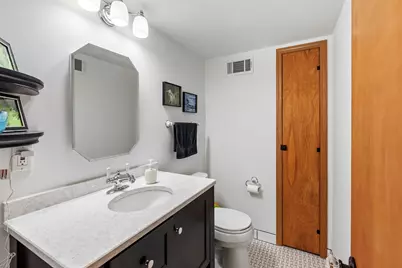 7525  Kenwood Ave, Wauwatosa, WI 53213 - Photo 16
