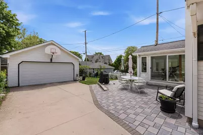 7525  Kenwood Ave, Wauwatosa, WI 53213 - Photo 34