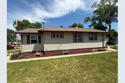 2253  14th St, La Crosse, WI 54601 - Photo 4