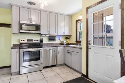 9415 W Arthur Ave, West Allis, WI 53227 - Photo 8