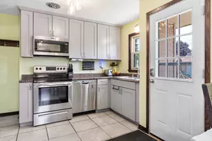 9415 W Arthur Ave, West Allis, WI 53227 - Photo 8