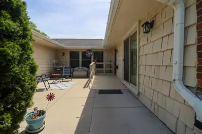 5324  Woodbridge Ln, Greenfield, WI 53221 - Photo 18